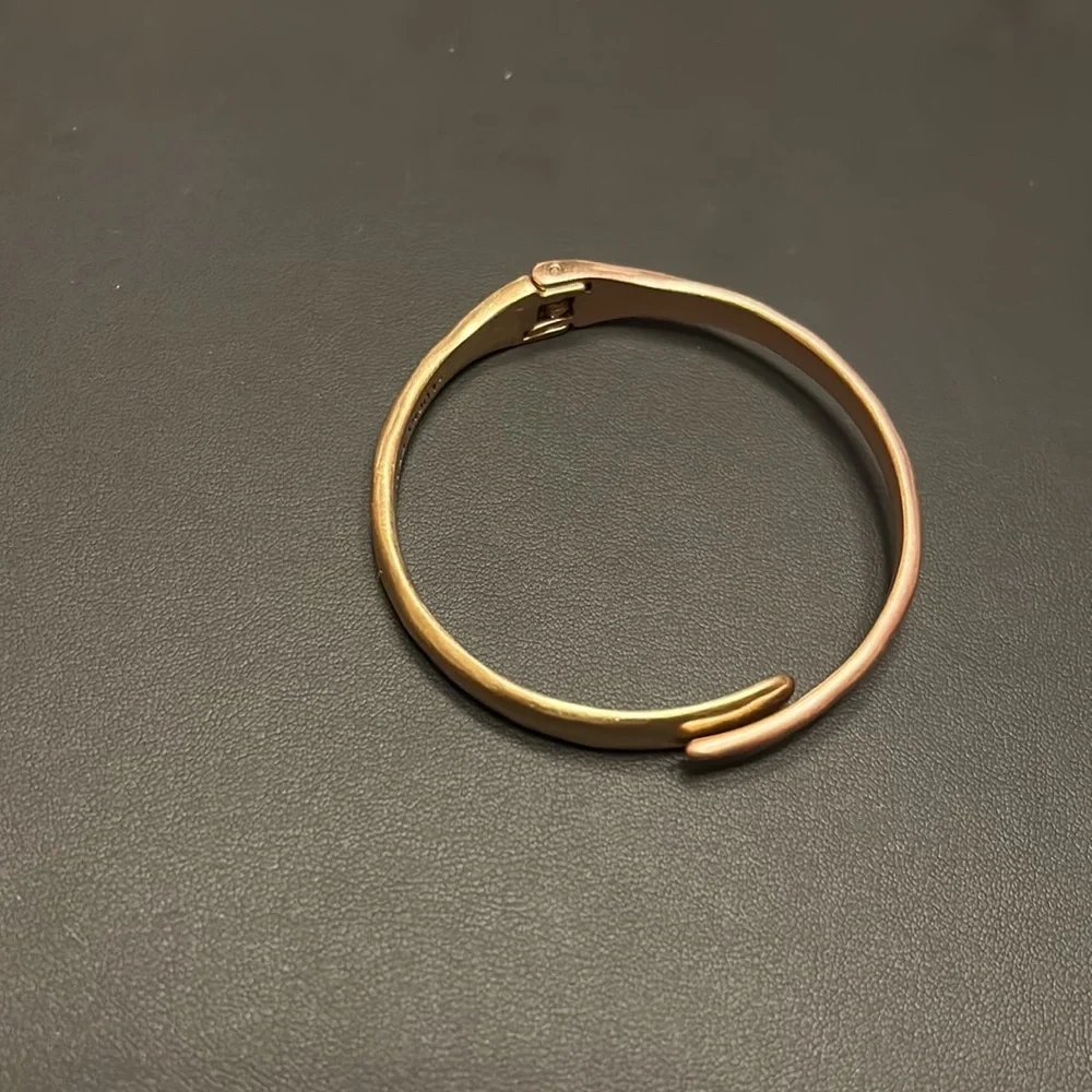 Gold/copper hinge bangle - Picture 2 of 3